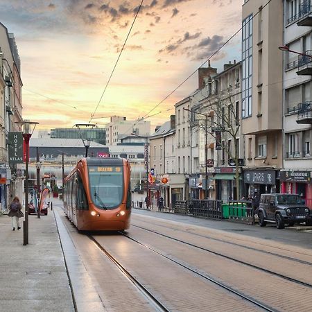 Le Mans Appartement Gare Tgv Et Proche Centre Luaran gambar