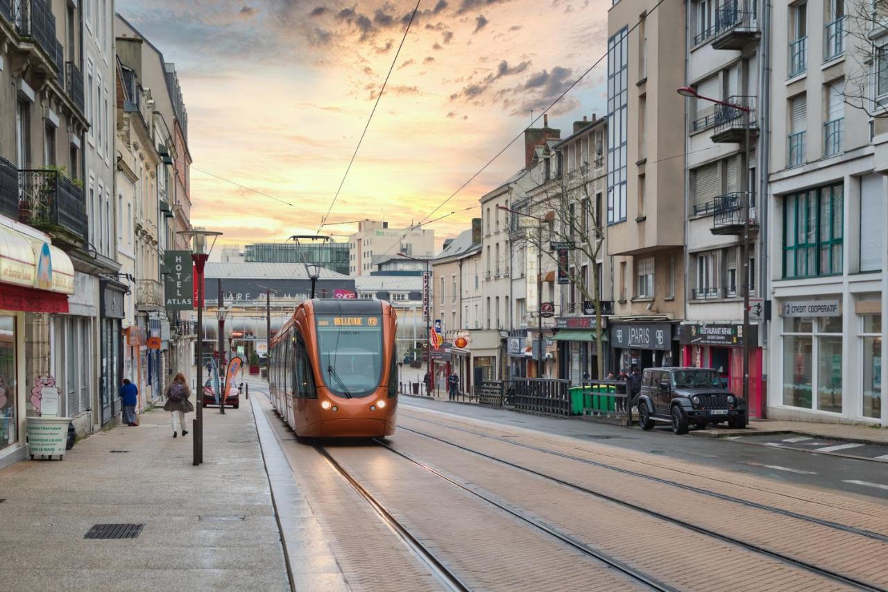 Le Mans Appartement Gare Tgv Et Proche Centre Luaran gambar